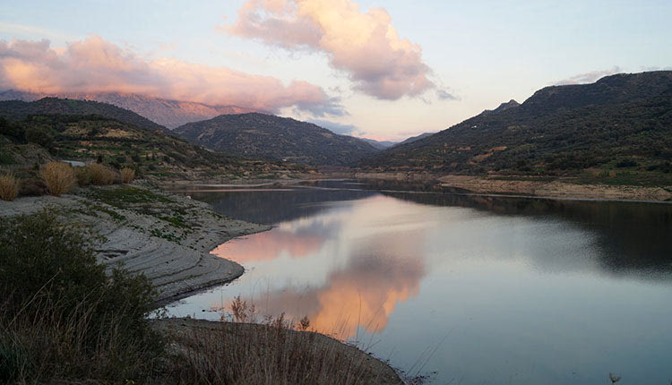 Η αδειοδότηση του φράγματος Αμιρών