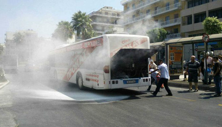 Πήρε φωτιά το λεωφορείο