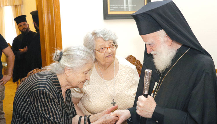 Πολλοί Ηρακλειώτες ευχήθηκαν στον ΑΡΧΙΕΠΙΣΚΟΠΟ ΚΡΗΤΗΣ  κ. Ειρηναίο για την ονομαστική του εορτή