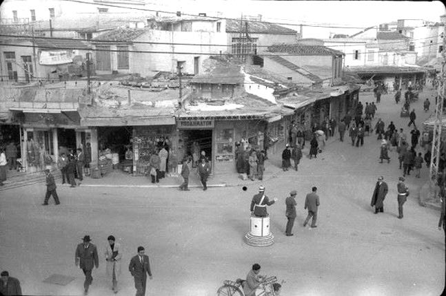 ΦΩΤΟ ΗΜΕΡΑΣ : Ο τροχονόμος στο Μεϊντάνι, χωρίς οχήματα...