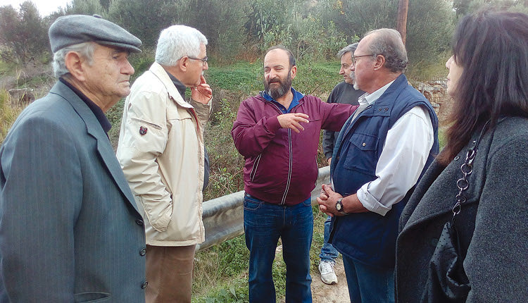 Τη δραματική κατάσταση που επικρατεί στην περιοχή του Βενεράτου, όπου οι αγωγοί του αποχετευτικού δικτύου υπερχειλίζουν και λύματα χύνονται ακατέργαστα στο ρέμα είχαν την ευκαιρία να διαπιστώσουν από πρώτο χέρι τα στελέχη της Ηράκλειας Πρωτοβουλίας