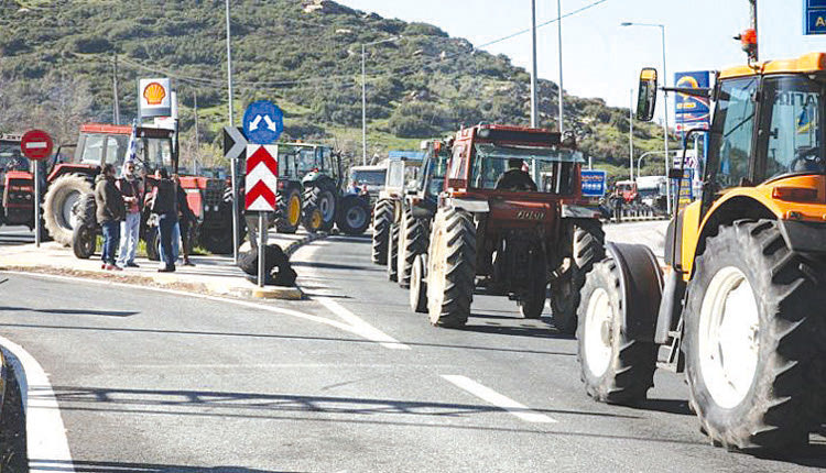 Μπλόκα αγροτών και στα Χανιά