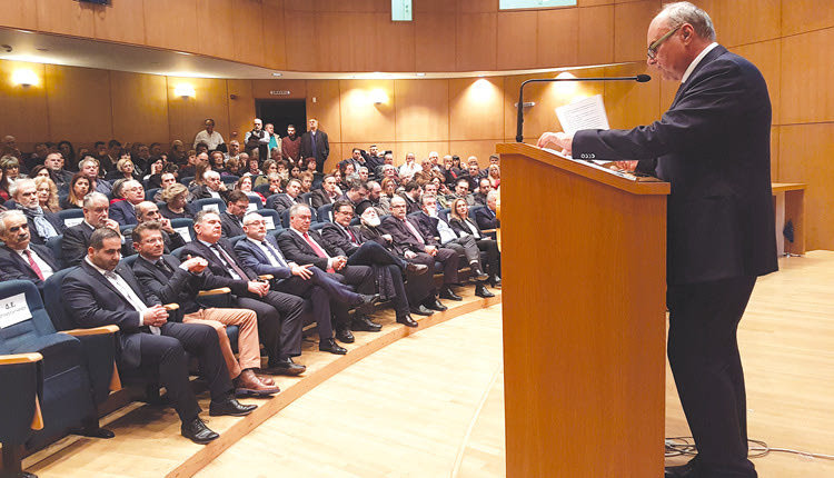 ΕΠΙΜΕΛΗΤΗΡΙΟ: στην κοπή της πίτας