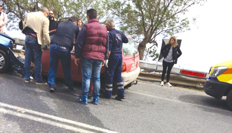 Όχημα το οποίο ενεπλάκη σε τροχαίο χθες το μεσημέρι στον ΒΟΑΚ μεταξύ Λυγαριάς και Λινοπεραμάτων.