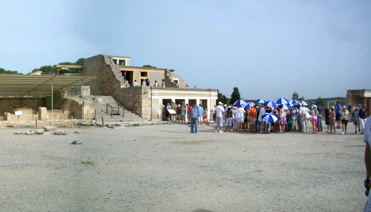 ΚΝΩΣΟΣ ΤΟΥΡΙΣΤΕΣ