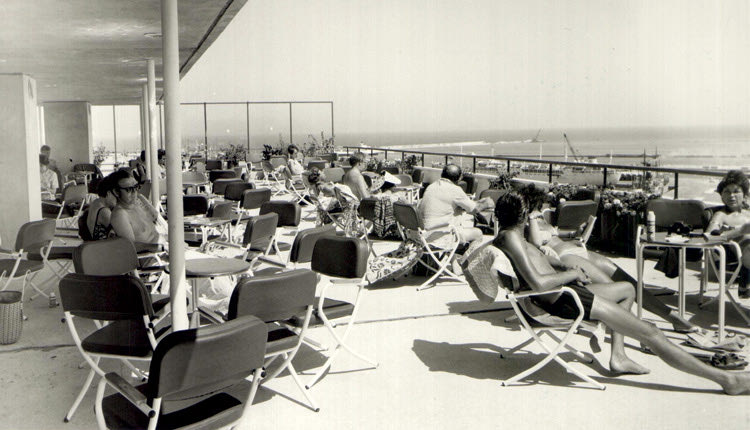 Στο roof garden του “Ατλαντίς” δεκαετίες πριν