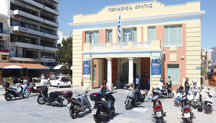 Διαμαρτυρία για την αποχή των υπαλλήλων του Μηχανολικού πραγματοποίησαν οι εκπαιδευτές οδηγών.