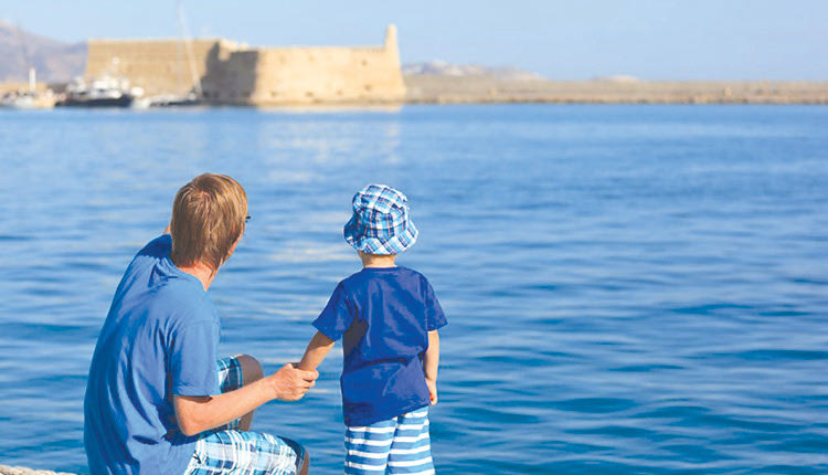 Τουρίστες στην Κρήτη για διακοπές