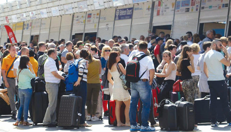 αφίξεις τουριστών στο Αεορδρόμιο Ηρακλείου