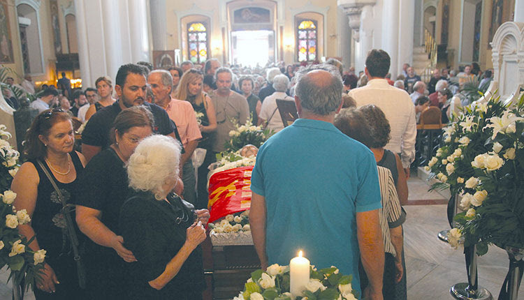 Πάνδημος ο αποχαιρετισμός στον Μιχάλη Φαρσάρη