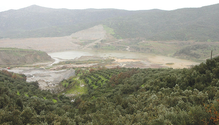 το φράγμα Αποσελέμη