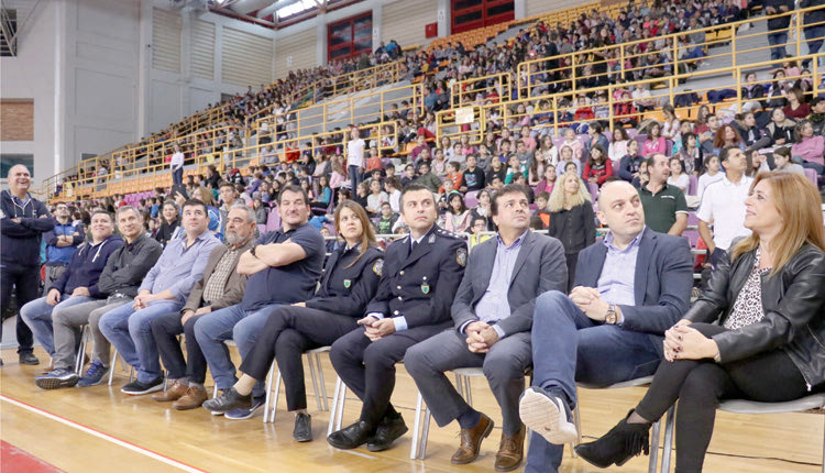 Πολλοί μαθητές συμμετείχαν στη Γιορτή Αθλητισμού όπου τιμήθηκε η μνήμη του Γιώργου Σηφάκη παρουσία γνωστών ολυμπιονικών