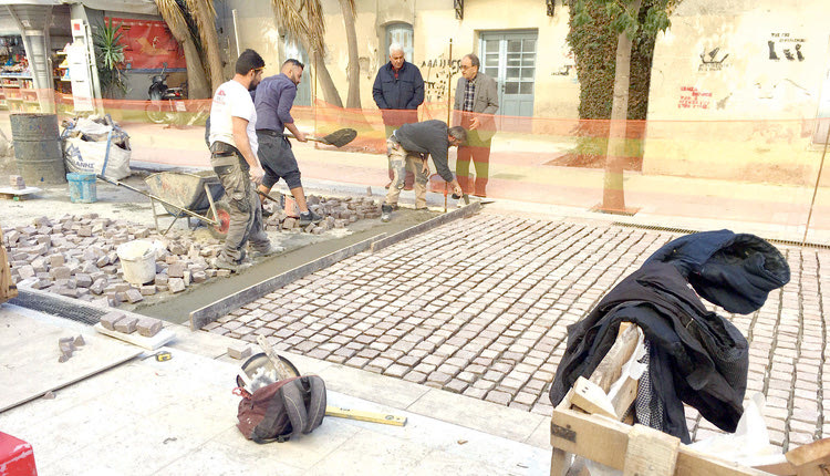 Προχωρά η πλακόστρωση στη Δικαιοσύνης