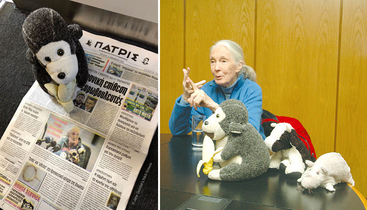 Η Dr. JaneGoodall διάβασε στο αεροπλάνο το ρεπορτάζ της «Π» για την επίσκεψή της στην πόλη μας και την ομιλία που πραγματοποίησε στο Πολιτιστικό Συνεδριακό Κέντρο, που ήταν ιδιαίτερα καθηλωτική. Και μας έστειλε μια χαριτωμένη φωτογραφία!