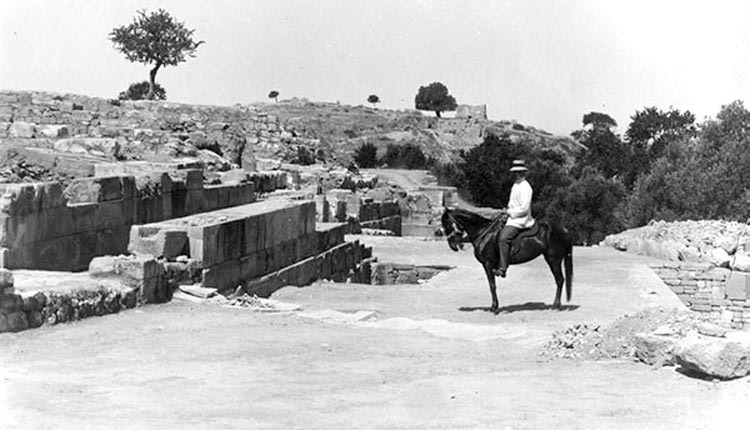 Ο Federico Halbherr στην Αγία Τριάδα