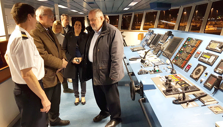 Ο κ. Φωτάκης ξεναγήθηκε χθες στο γαλλικό ερευνητικό σκάφος “R/V Pourquoi pas”