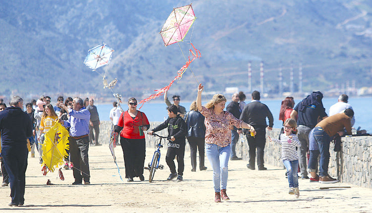 Στα παραδοσιακά Κούλουμα που διοργάνωσε ο Δήμος Ηρακλείου, στον Καράβολα