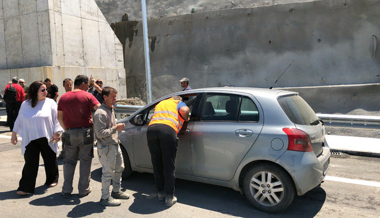 Μπροστά από τον υπουργό ενώ έκανε τα εγκαίνια πέρασε το συγκεκριμένο όχημα