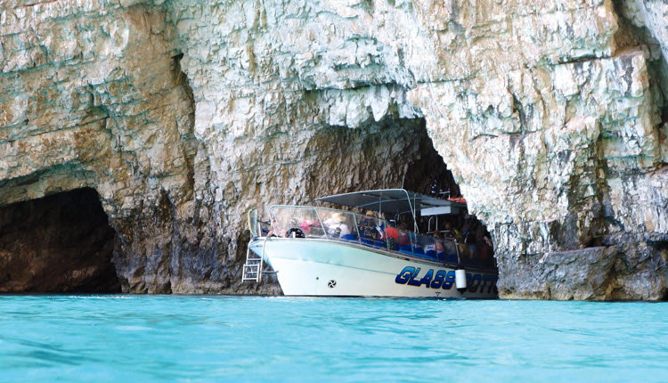 Εξερευνούν τα άγνωστα θαλάσσια σπήλαια από το ΕΛΚΕΘΕ