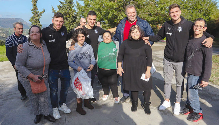 Οι παίκτες του ΟΦΗ χθες στο “Δικαίωμα στη Ζωή”