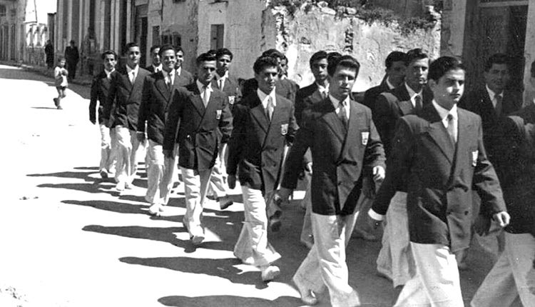 Η φωτογραφία της ημέρας: 1952. Ομάδα σπουδαστών της Παιδαγωγικής Ακαδημίας Ηρακλείου