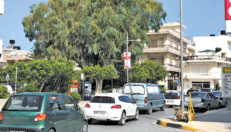 κυκλοφοριακή ασφυξία στην πλατεία Σινάνη