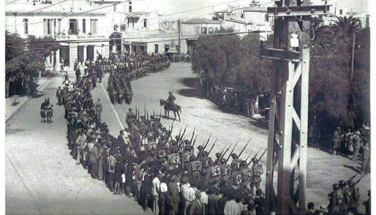 Η φωτογραφία της ημέρας: Ηράκλειο 28η Οκτώβρη 1940. Αναχώρηση των στρατιωτών για το μέτωπο