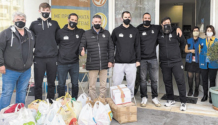 Τρόφιμα και είδη πρώτης ανάγκης παρέδωσε η ομάδα μπάσκετ του ΟΦΗ στο κέντρο στήριξης παιδιού και οικογένειας στο Ηράκλειο