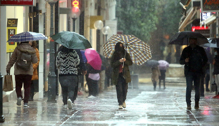 Αγορά με συνεχή βροχόπτωση