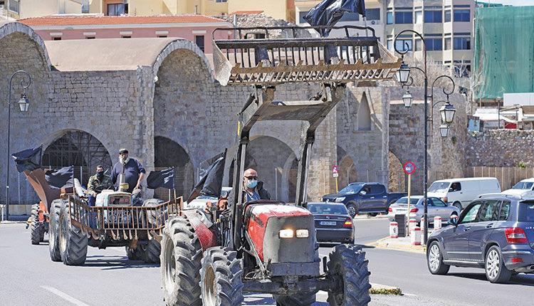 Η χθεσινή μηχανοκίνητη πορεία των αγροτών