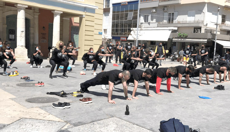 Με μια πρωτότυπη διαμαρτυρία διαδήλωσαν οι γυμναστές