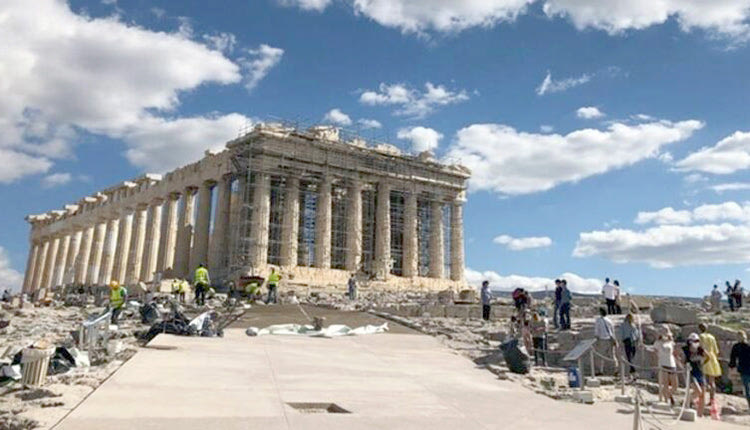 τα έργα που πραγματοποιούνται στον Ιερό Βράχο στην Ακρόπολη