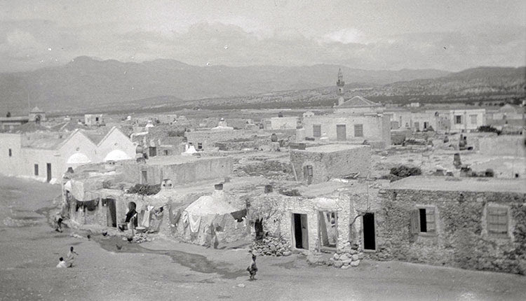 Φωτογραφία που δείχνει πώς ήταν η Ιεράπετρα στις αρχές του περασμένου αιώνα. Ένα φτωχό ψαροχώρι...