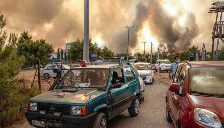 Εικόνα από αναζωπύρωση στη Βαρυμπόμπη