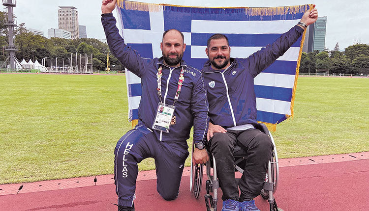 Ο Στεφανουδάκης με τον προπονητή του κ. Σκαντζάκη