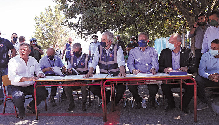 Στυλιανίδης, Αρναουτάκης, Λέκκας από τη χθεσινή υπαίθρια σύσκεψη στο Αρκαλοχώρι