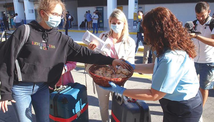 Μεγάλες αεροπορικές εταιρείες, όπως η Condor και η Transavia, συνεχίζουν το φετινό τους πρόγραμμα στην Κρήτη μέχρι τα τέλη Νοεμβρίου