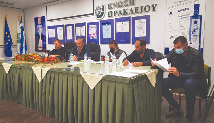 Δυναμική απάντηση ετοιμάζουν στην Κυβέρνηση οι αγρότες της Κρήτης, που αποφάσισαν χθες βράδυ κατάληψη επ’ αόριστο στα γραφεία του ΟΠΕΚΕΠΕ, και την ίδια ώρα ζητούν συνάντηση με τον ίδιο τον πρωθυπουργό κ. Μητσοτάκη μετά το ναυάγιο των επαφών που προηγήθηκαν στην Αθήνα.
