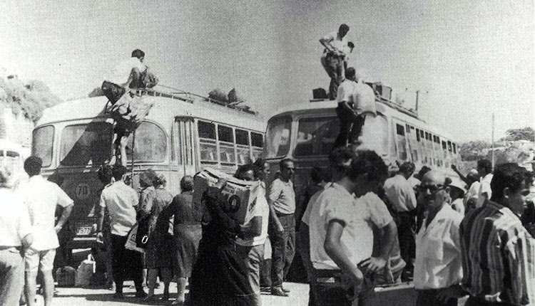 ΦΩΤΟΗΜΕΡΑΣ: Σταθμός λεωφορείων στο Ηράκλειο, 1970