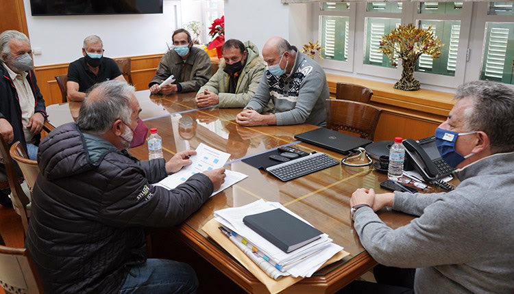 Aγρότες και κτηνοτρόφοι από τους Αγροτικού Συλλόγους στην Περιφέρεια