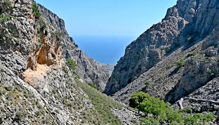 Πεζοπορία στην επαρχία Σφακίων για τους Δρόμους Ζωής