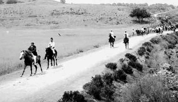 ΦΩΤΟΗΜΕΡΑΣ: 1908 στην Κρήτη. Διεθνείς αγώνες- με τη συμμετοχή των 3 δυνάμεων- σκοποβολής. Διακρίνεται η γαλλική ομάδα που πηγαίνει στον αγώνα.