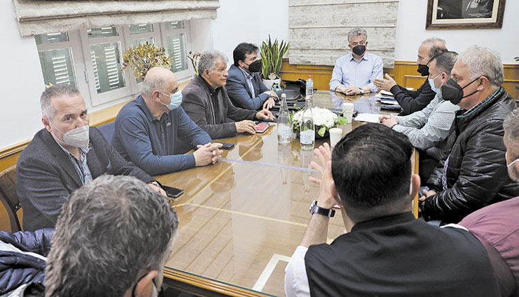 Από τη χθεσινή σύσκεψη που έγινε στην Περιφέρεια