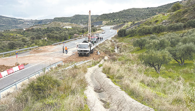 Σπεύδουν με 9 εκατ. ευρώ για να σώσουν τον δρόμο της Μεσσαράς