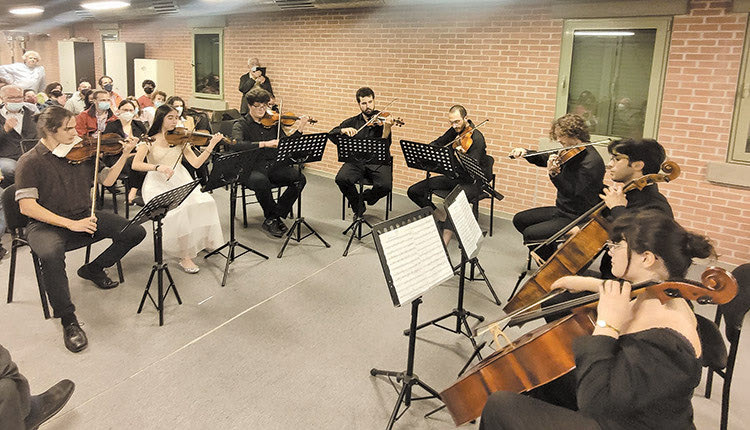 μαθητές του Δημοτικού Ωδείου και μέλη της Συμφωνικής Ορχήστρας Νέων Κρήτης του Δήμου Ηρακλείου, συμμετείχαν στη συναυλία με έργα μουσικής δωματίου
