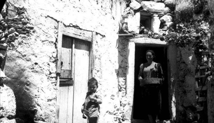 ΦΩΤΟΗΜΕΡΑΣ: Βιάννος 1943. Η φωτογραφία είναι τραβηγμένη από Γερμανούς τον Ιούνιο, 3 μήνες πριν το ολοκαύτωμα.