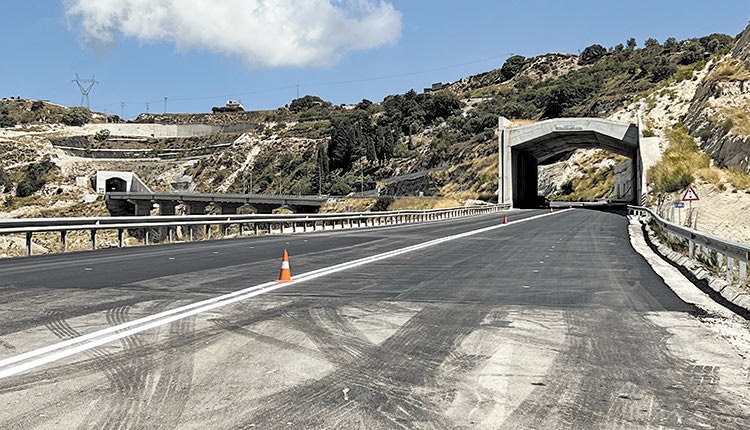 ΜΕΣΣΑΡΑ: ΟΙ ΠΕΡΥΣΙΝΕΣ ΒΡΟΧΕΣ ΚΑΙ Ο ΣΕΙΣΜΟΣ ΕΦΕΡΑΝ ΤΗΝ ΚΑΘΙΖΗΣΗ Νέο εξάμηνο εργασιών, αλλά με ανοικτό δρόμο