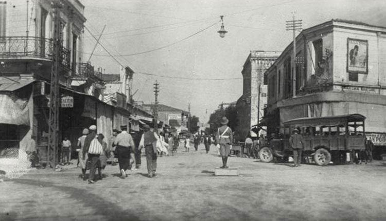 ΦΩΤΟΗΜΕΡΑΣ: Ο σημερινός πεζόδρομος της Δικαιοσύνης στο Ηράκλειο τη δεκαετία του ‘30