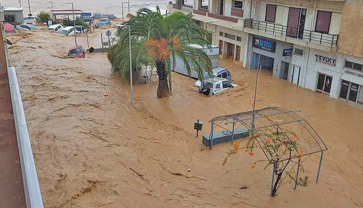 Ένα με τη θάλασσα έγινε η πόλη της Σητείας