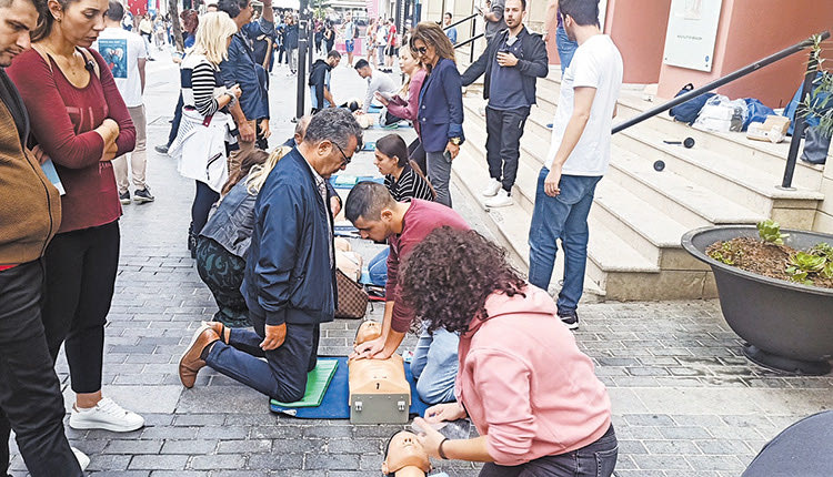 Μαθήματα από φοιτητές σε πολίτες, πως να γίνουν γιατροί και να σώσουν ζωές